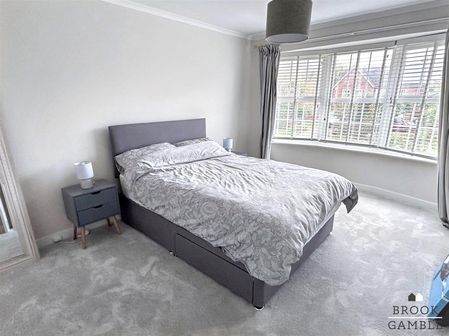 4 Bedroom House. Park Lane in Eastbourne,  16